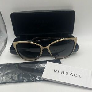 Versace sunglasses like new. With box